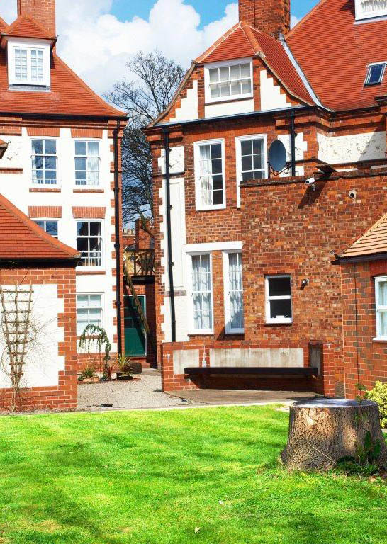 Apartments near Hull University to Rent. Flat Shares near University.